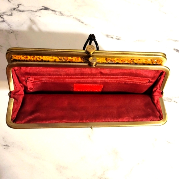 HOBO The Original Autumn Paisley Embossed Pattern 'Lauren' Wallet/Clutch - Picture 4 of 10